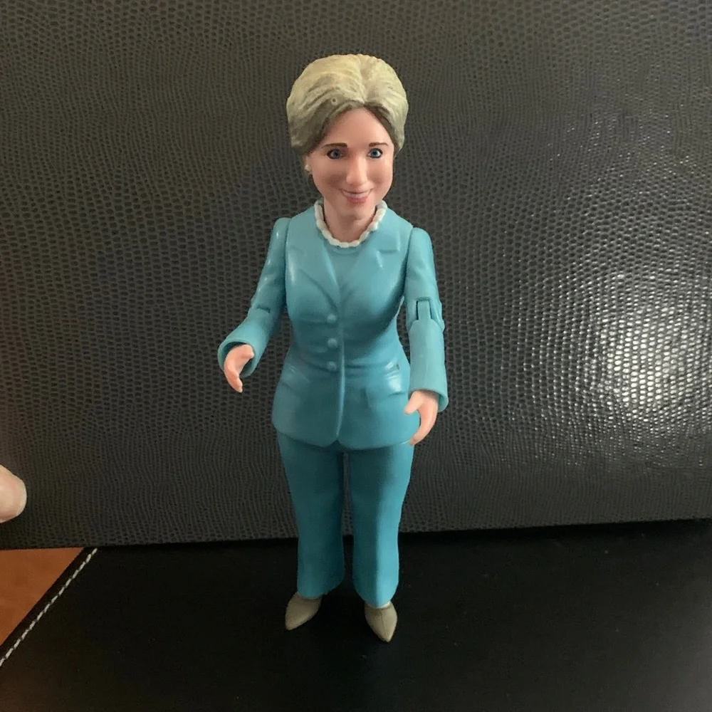 Hillary Clinton Action Figure - Picture 1 of 4